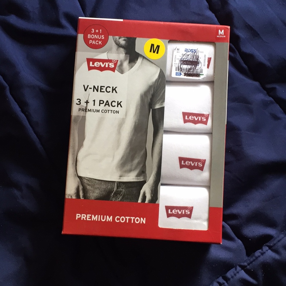 Levi V neck pack